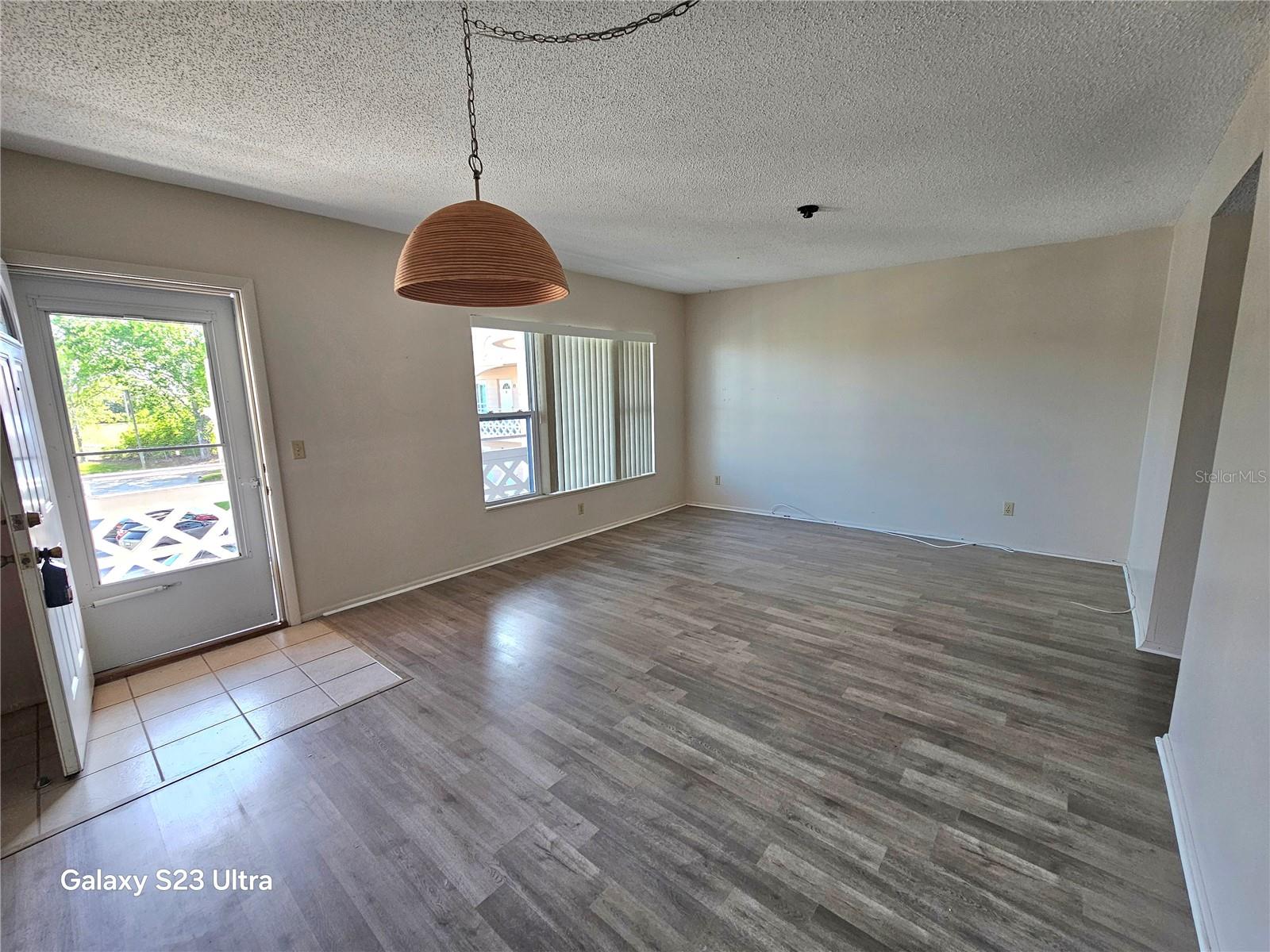 Image 12 of 62 For 2457 Ecuadorian Way 75