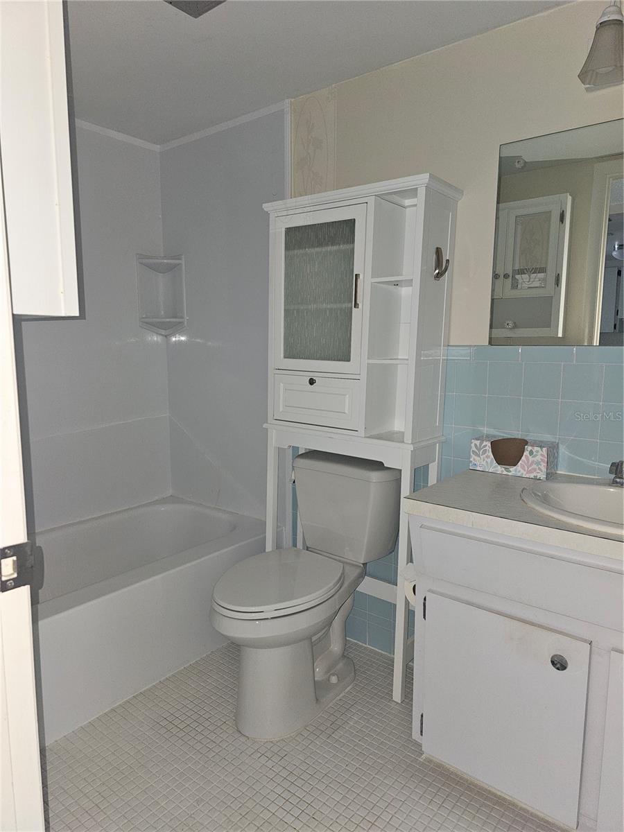 Image 13 of 62 For 2457 Ecuadorian Way 75