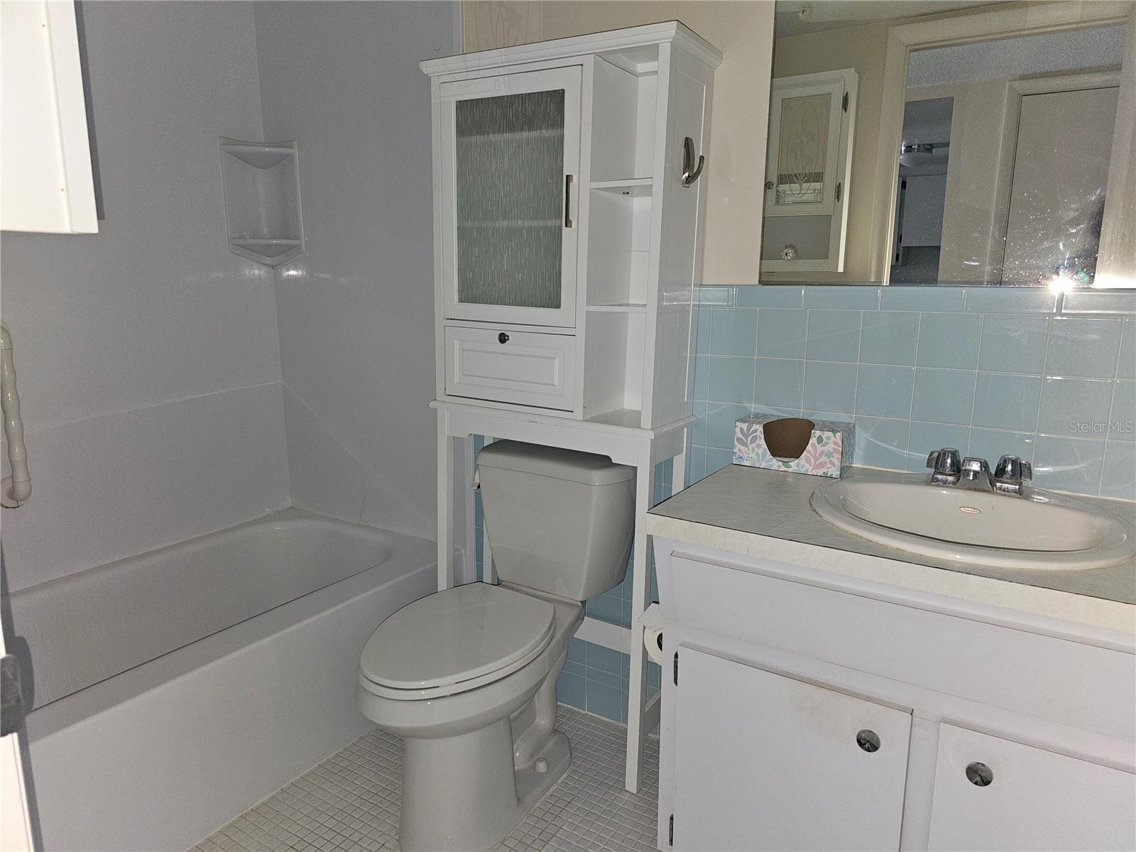 Image 14 of 62 For 2457 Ecuadorian Way 75