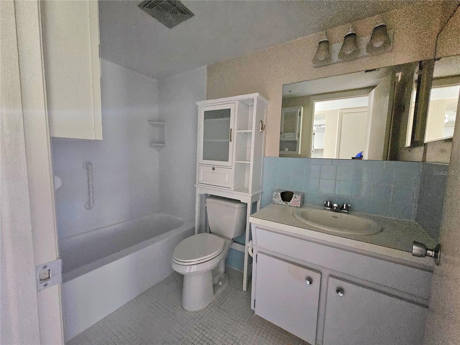 Image 15 of 62 For 2457 Ecuadorian Way 75