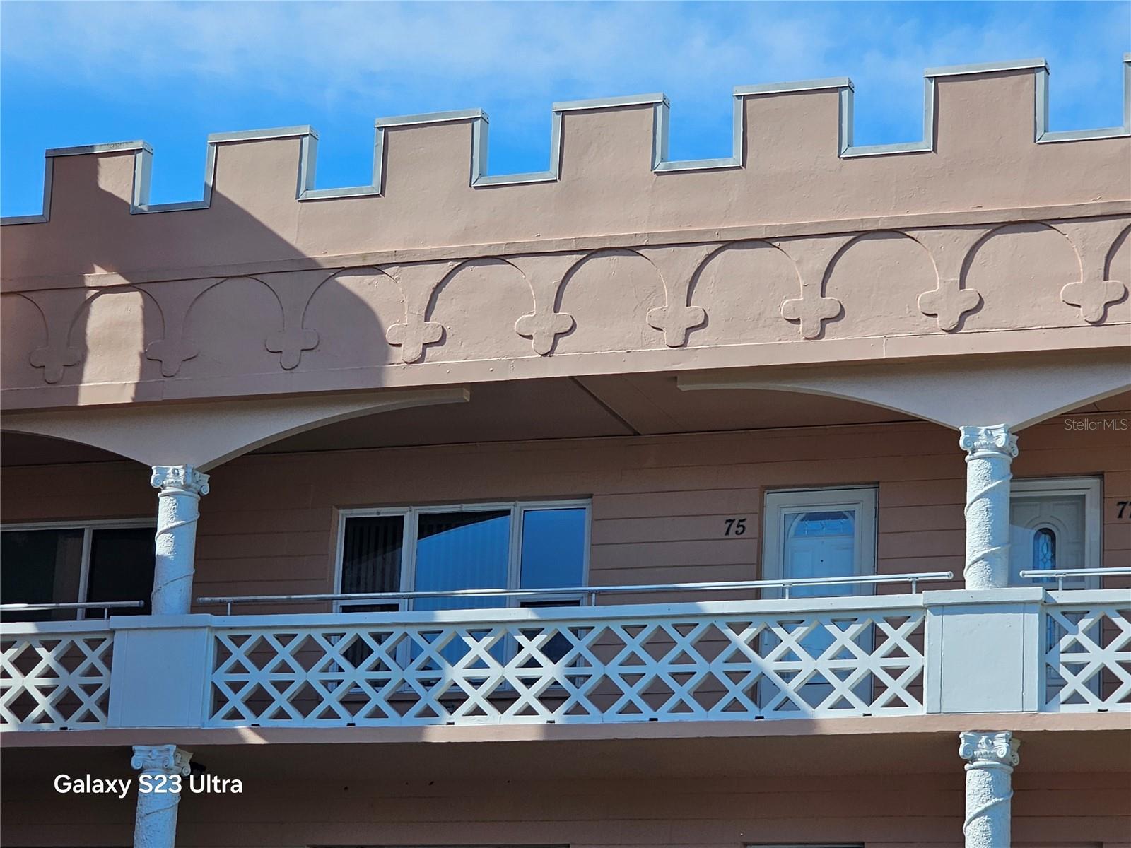 Image 16 of 62 For 2457 Ecuadorian Way 75