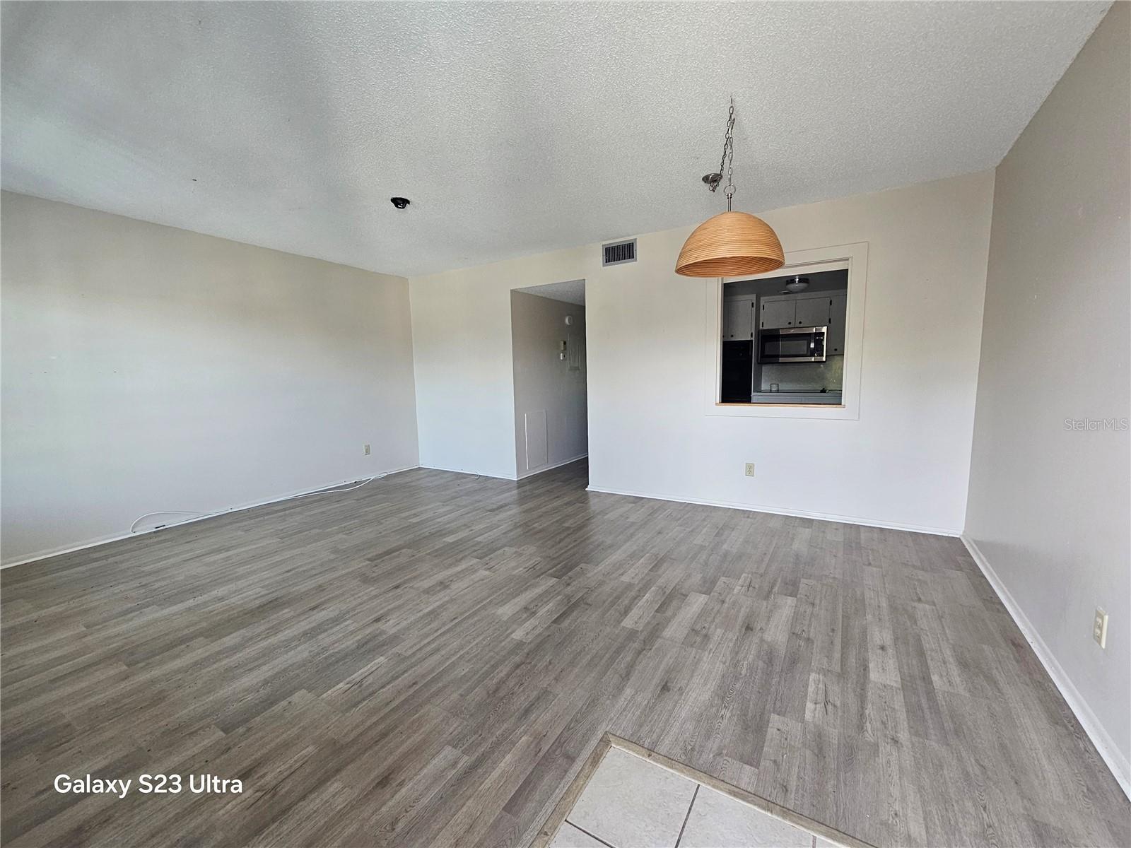 Image 6 of 62 For 2457 Ecuadorian Way 75