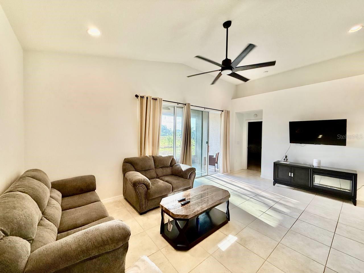 Image 11 of 40 For 7832 Red Hickory Place