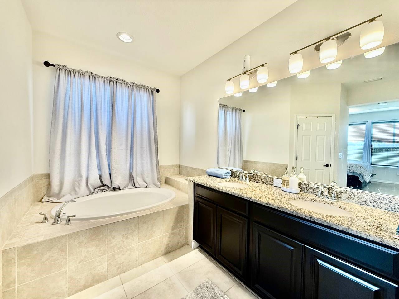 Image 31 of 40 For 7832 Red Hickory Place