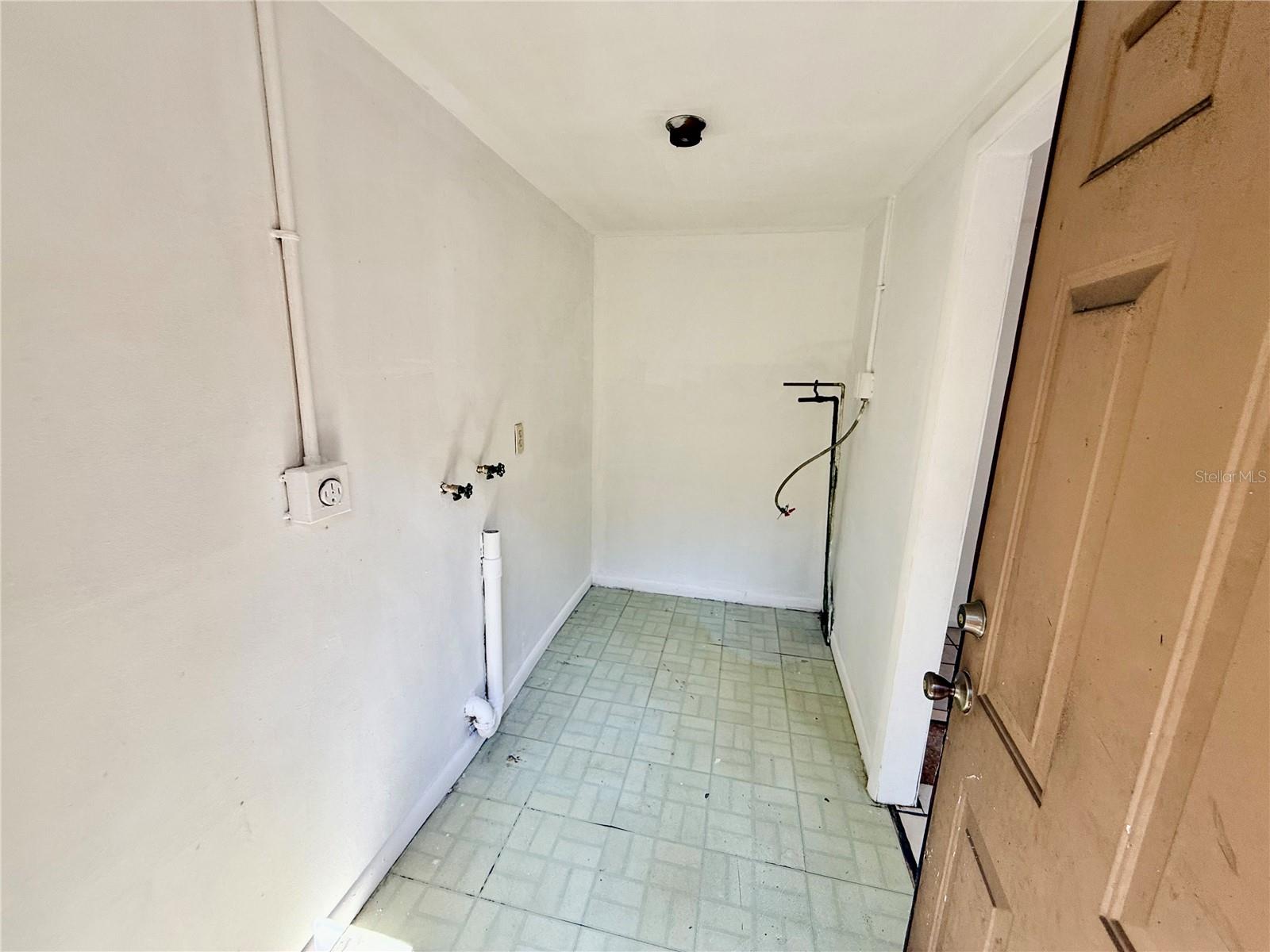 Image 12 of 27 For 1134 Engman Street