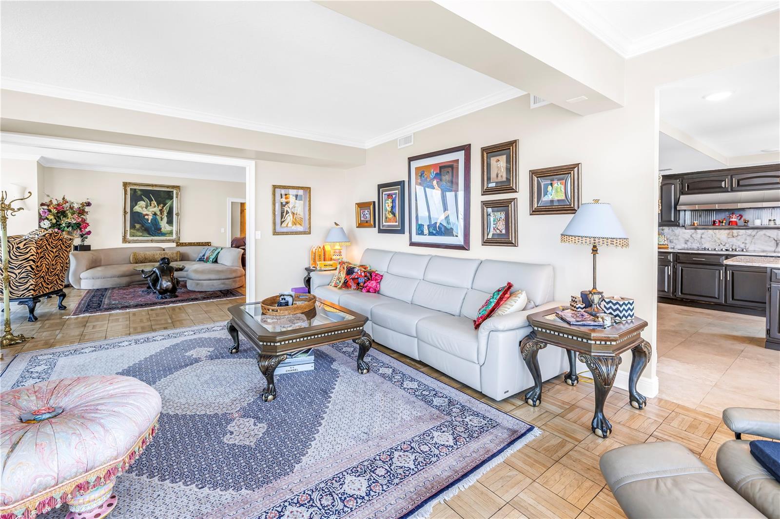 Image 12 of 46 For 1 Beach Drive Se 1702