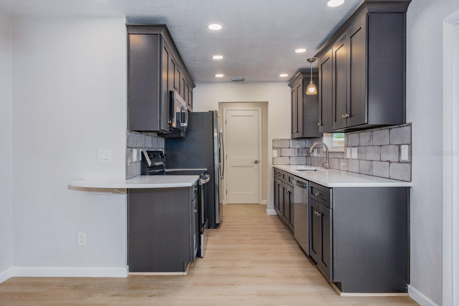 Listing photo id 8 for 4228 37th Avenue N