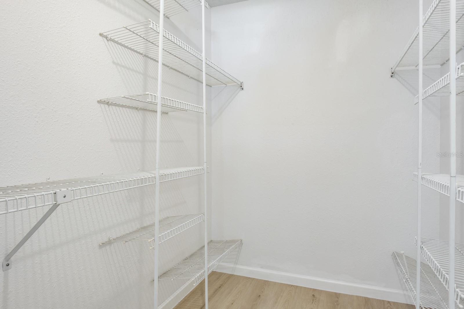 Listing photo id 15 for 4228 37th Avenue N