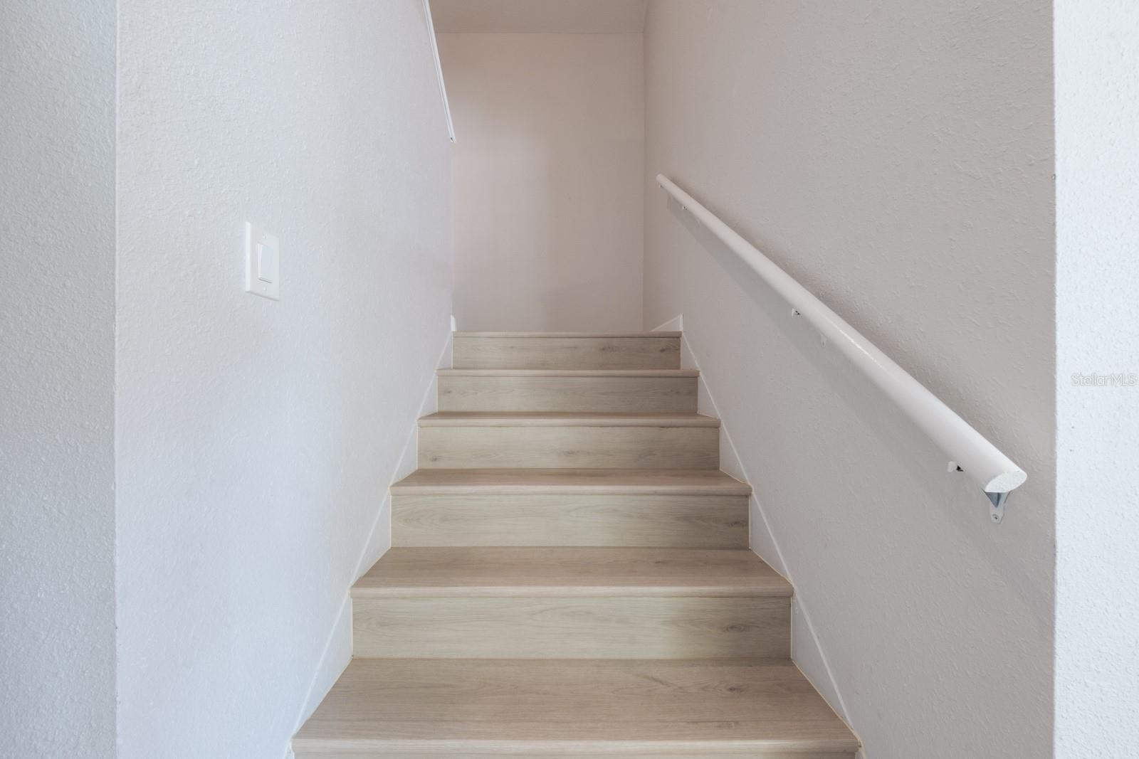 Listing photo id 18 for 4228 37th Avenue N