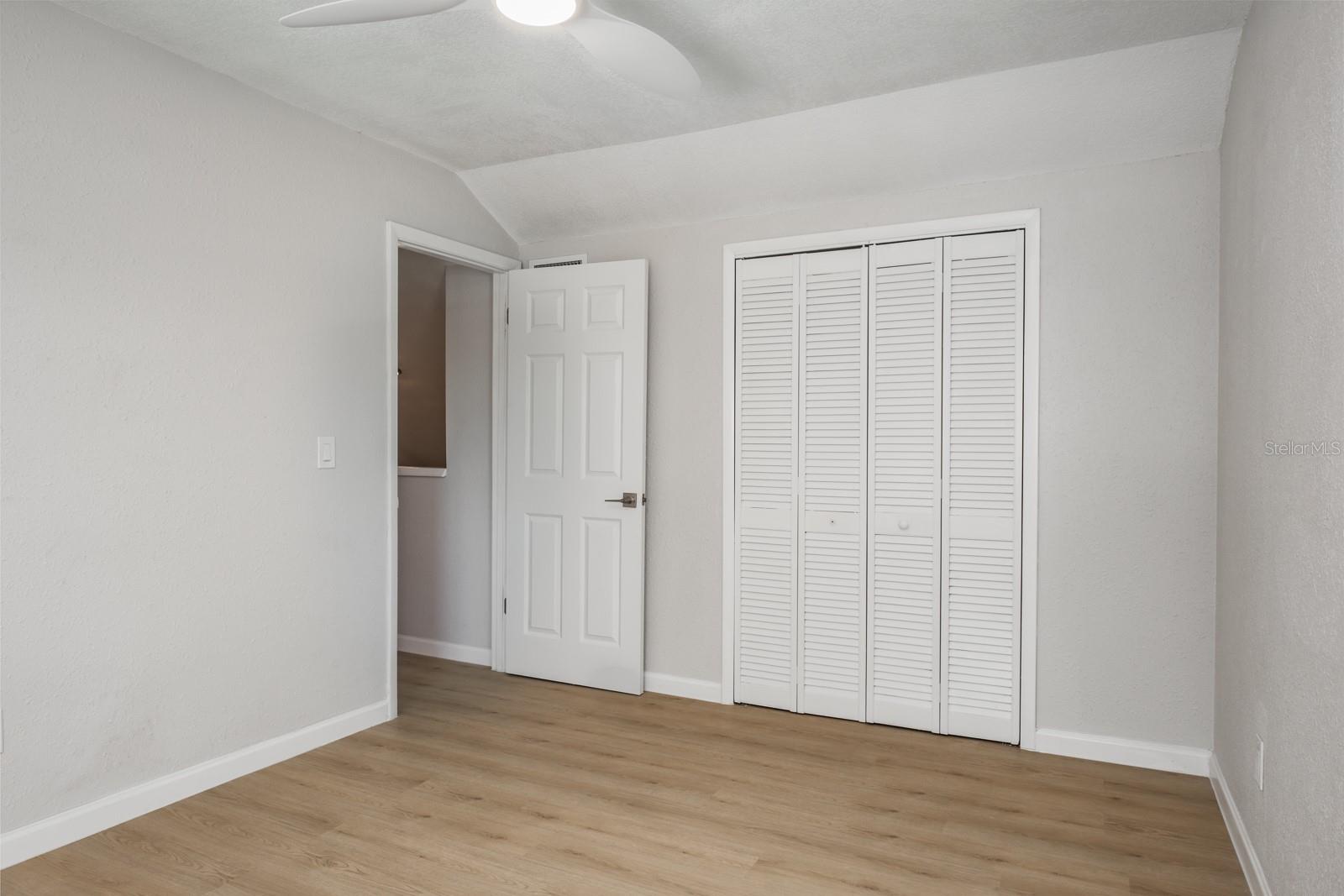 Listing photo id 20 for 4228 37th Avenue N