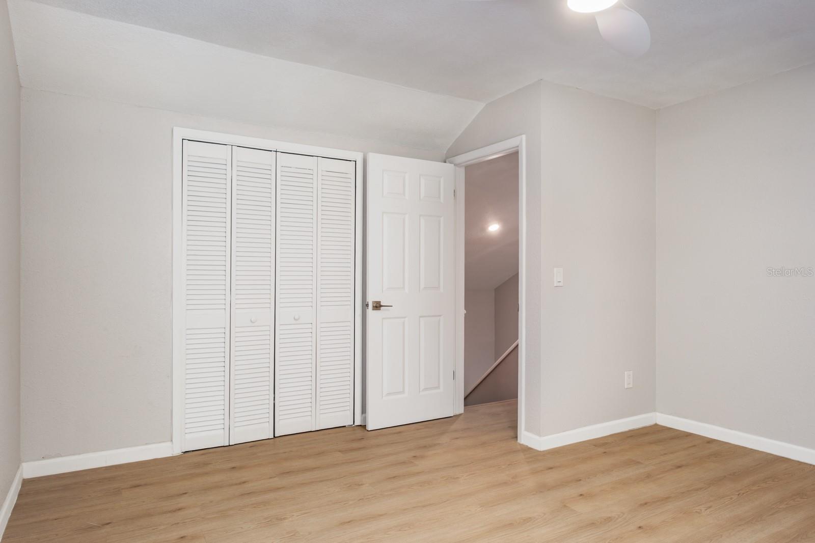 Listing photo id 23 for 4228 37th Avenue N