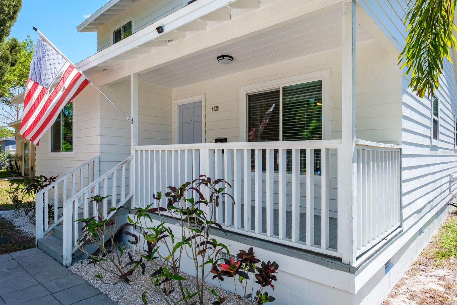 Listing photo id 1 for 4228 37th Avenue N