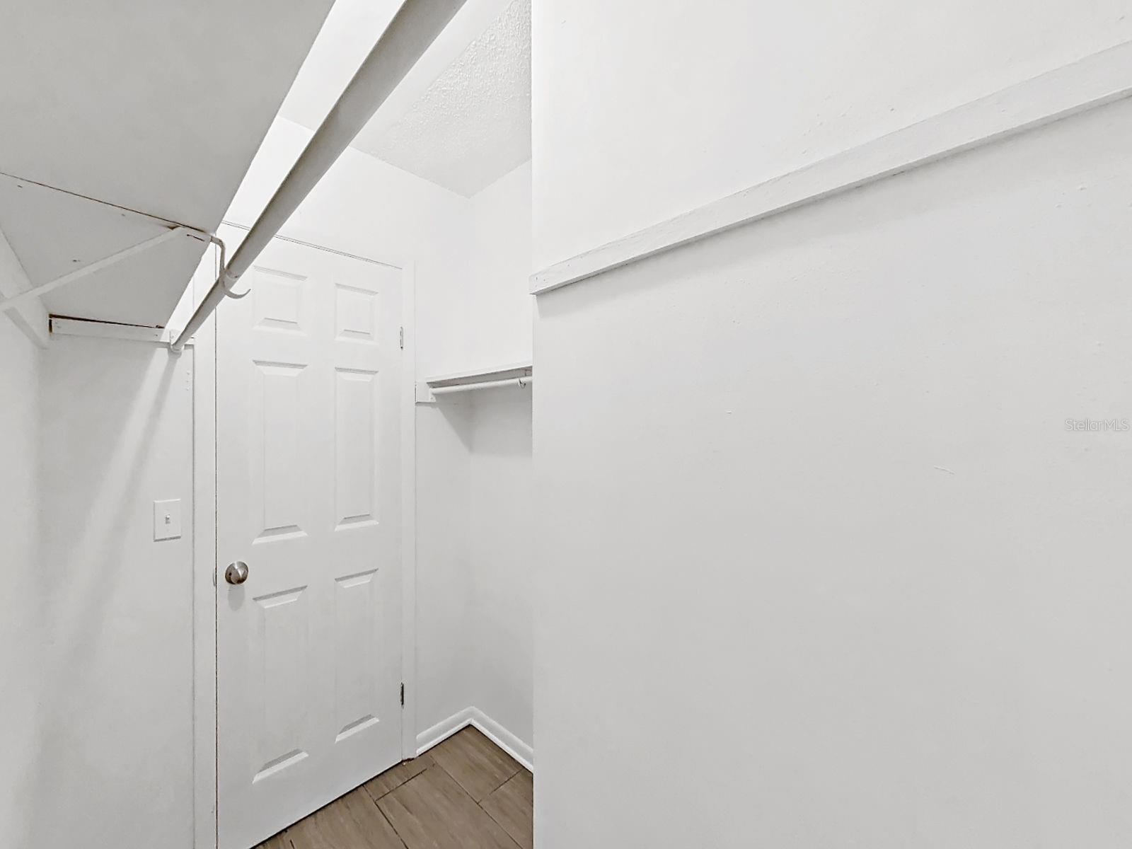 Listing photo id 38 for 16810 Whirley Road