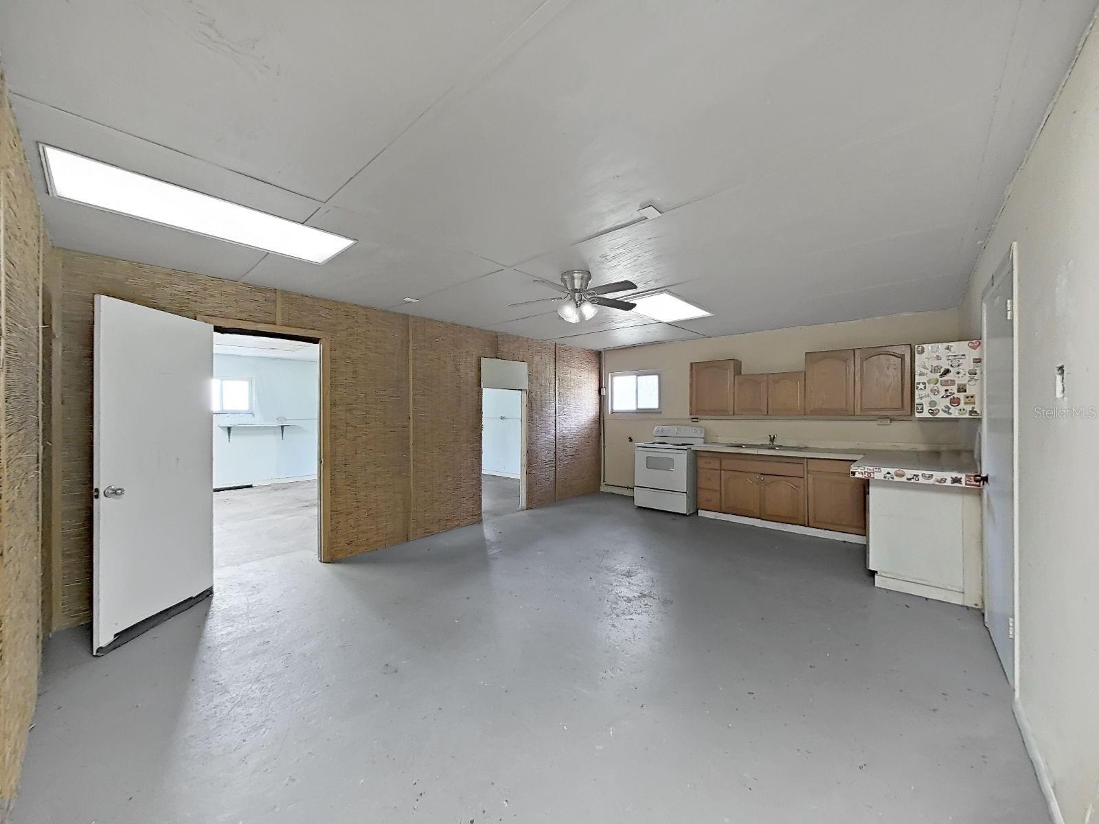 Listing photo id 46 for 16810 Whirley Road