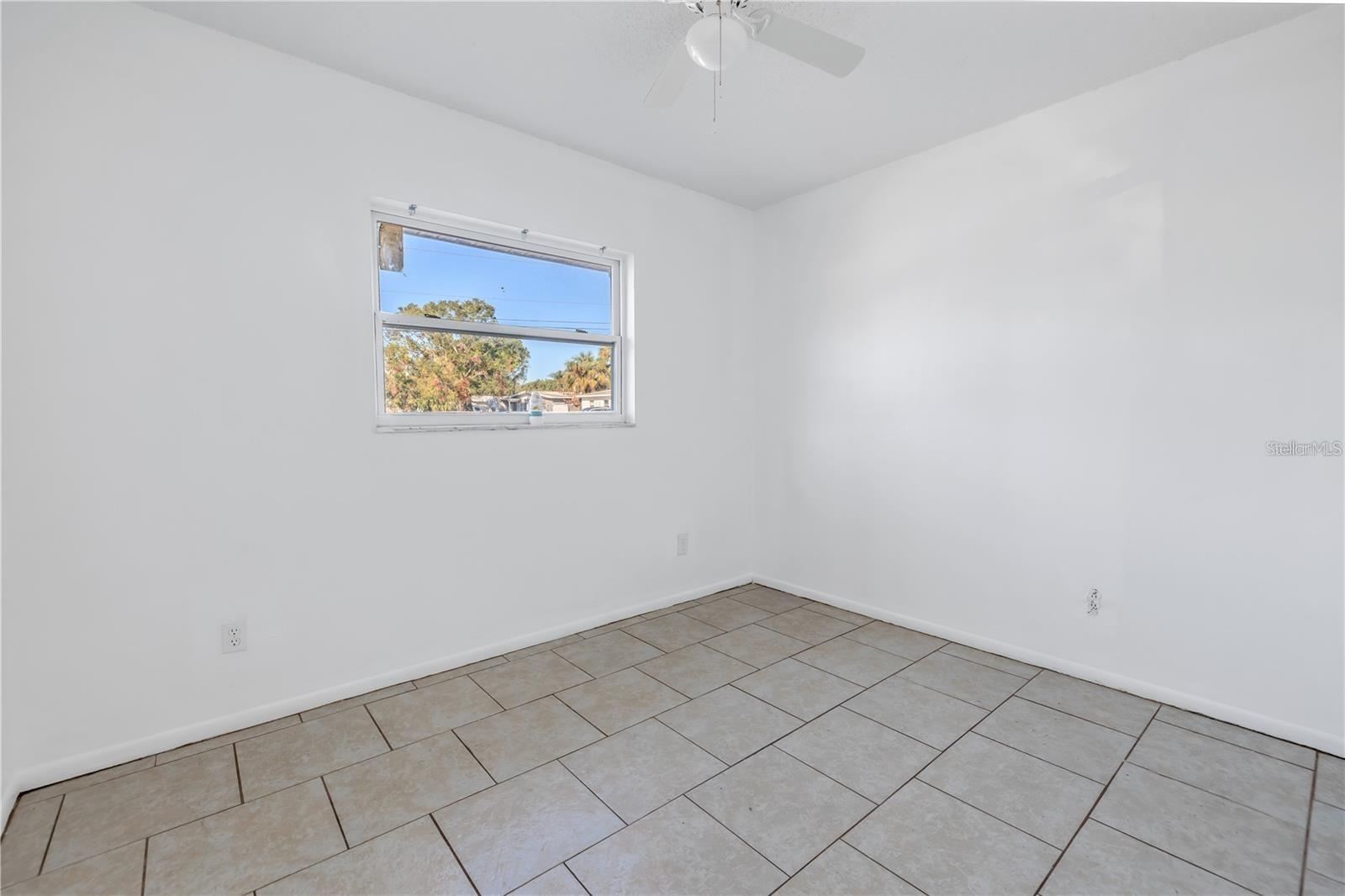 Image 11 of 21 For 185 Fulton Street Ne