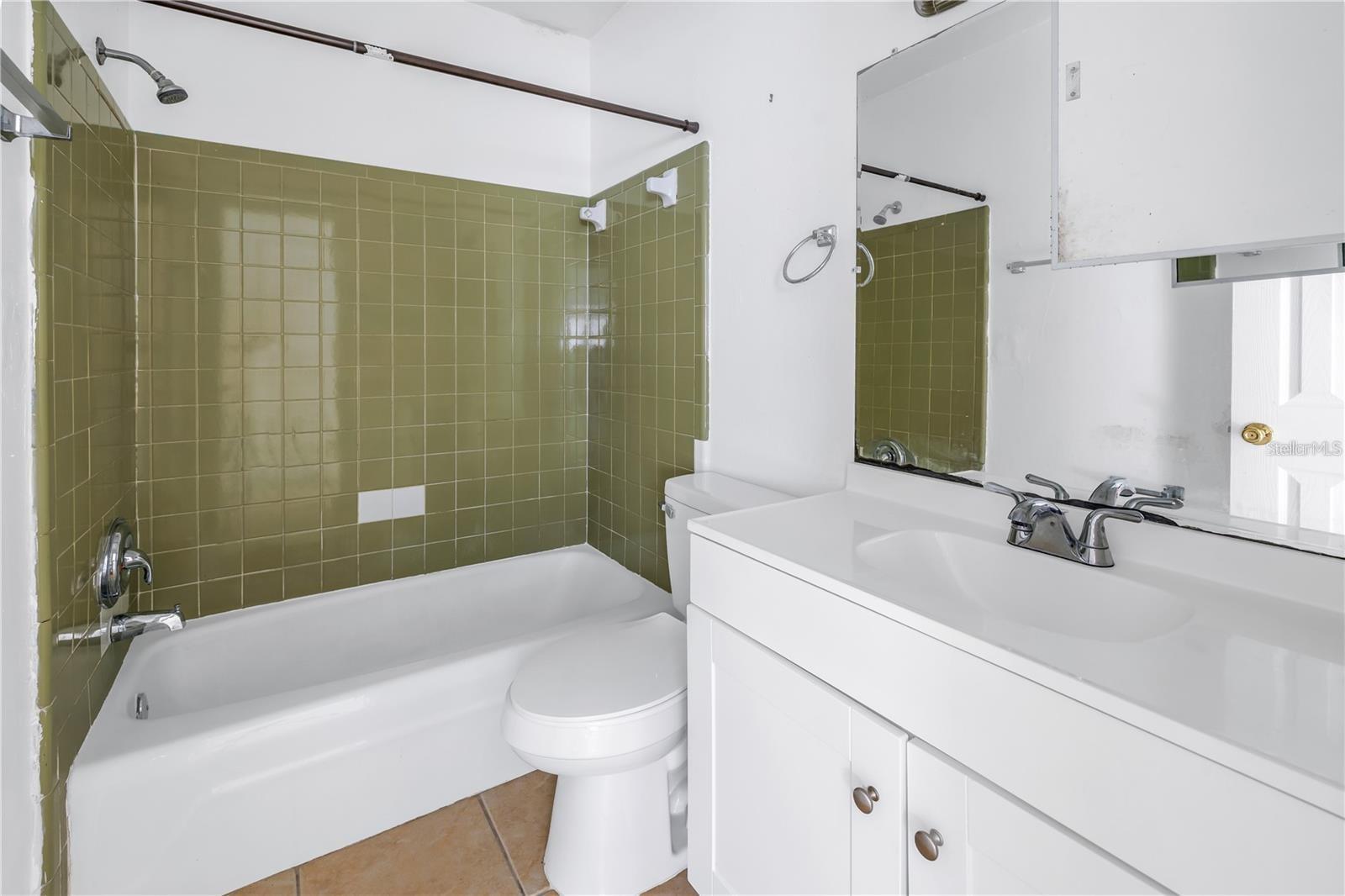 Image 12 of 21 For 185 Fulton Street Ne