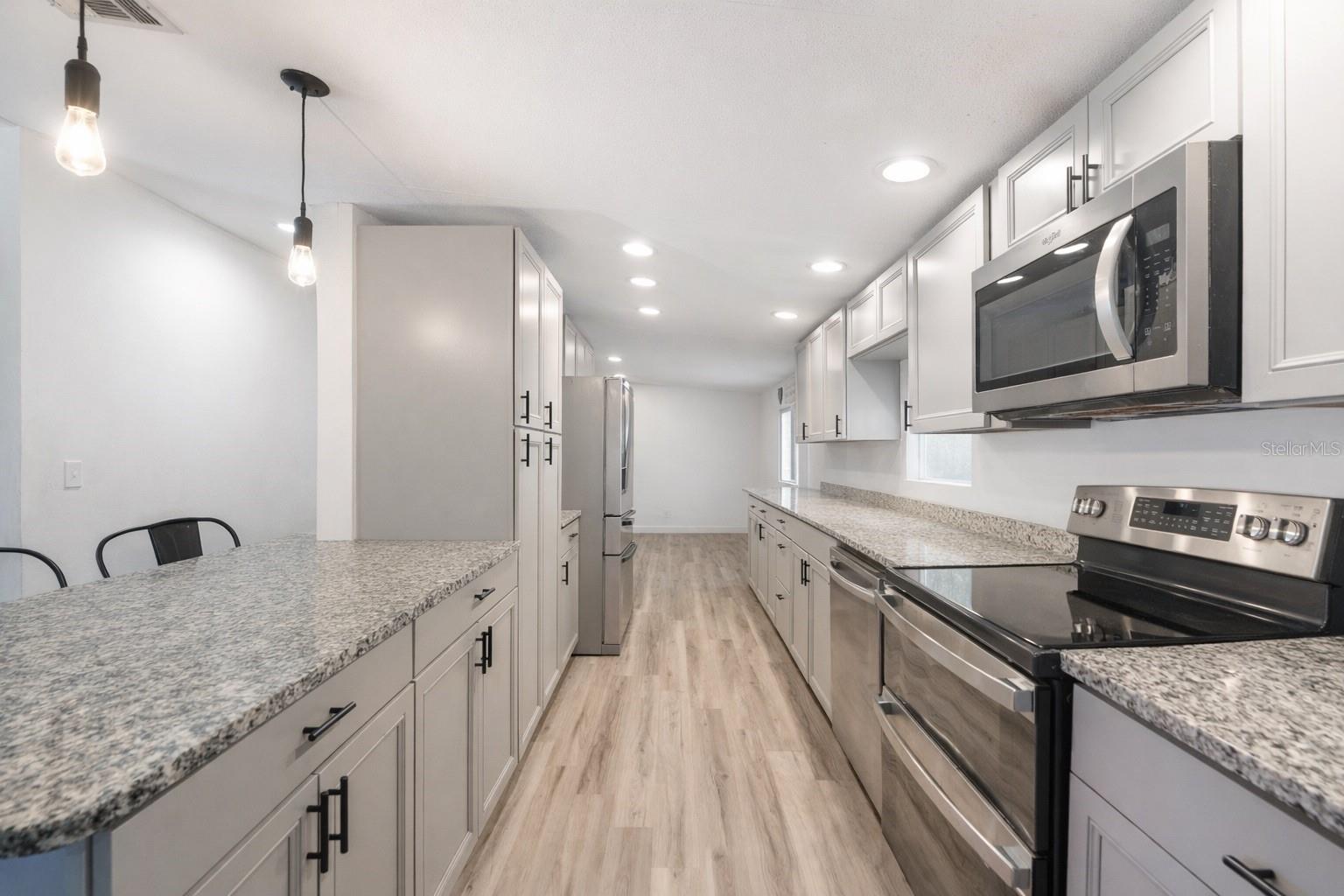 Image 10 of 39 For 12506 Hicks Road