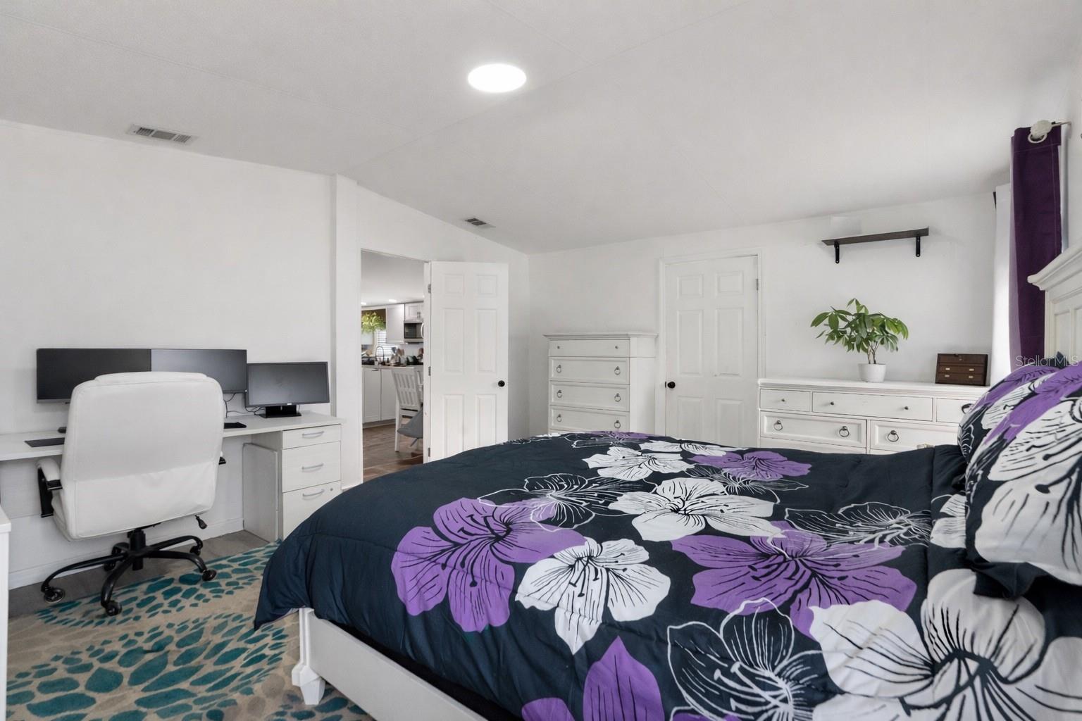 Image 21 of 39 For 12506 Hicks Road