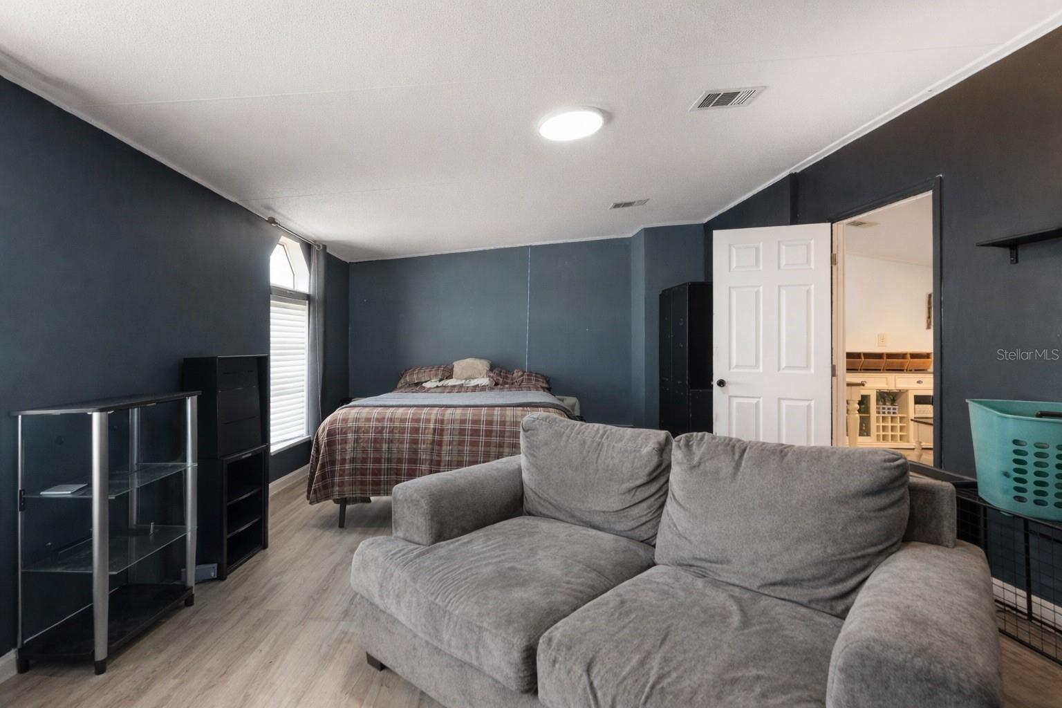 Image 27 of 39 For 12506 Hicks Road