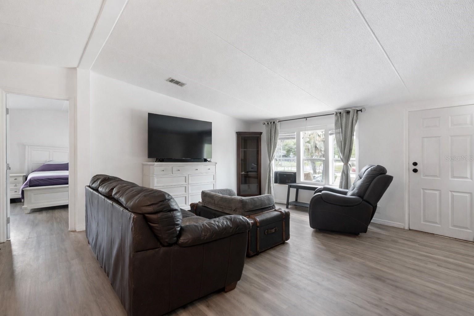 Image 3 of 39 For 12506 Hicks Road