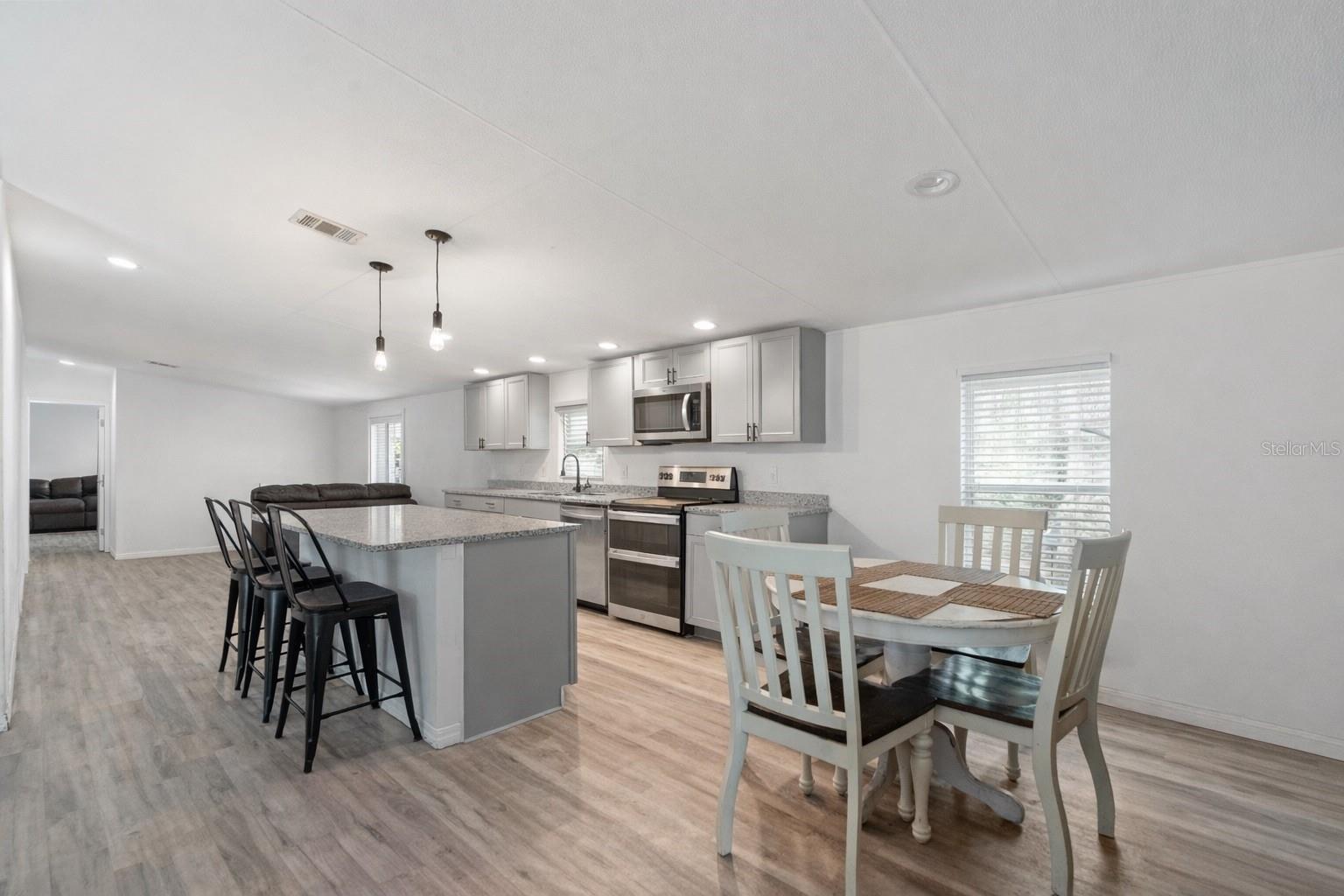 Image 6 of 39 For 12506 Hicks Road