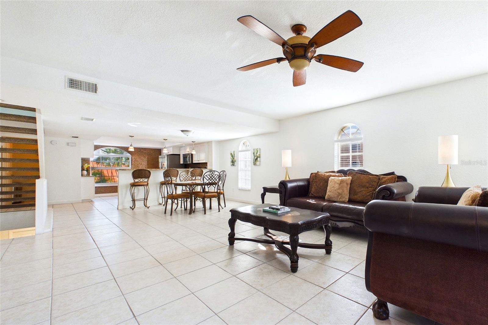 Image 11 of 28 For 637 Pinellas Bayway S 301