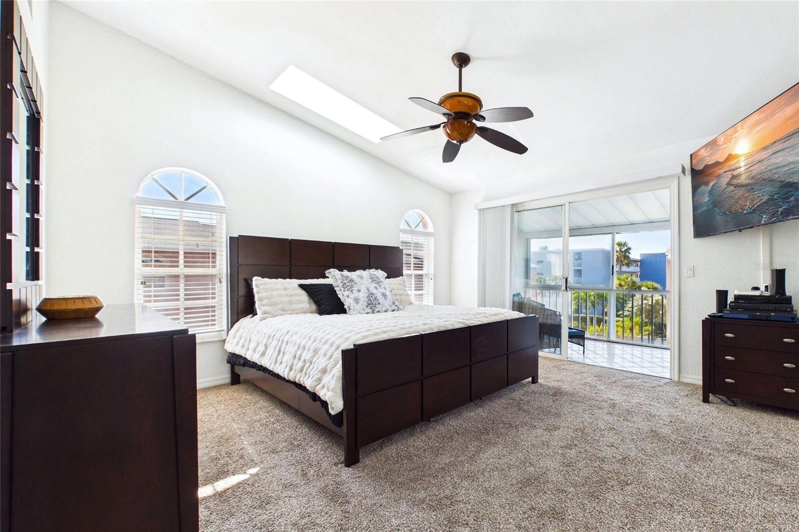 Image 15 of 28 For 637 Pinellas Bayway S 301