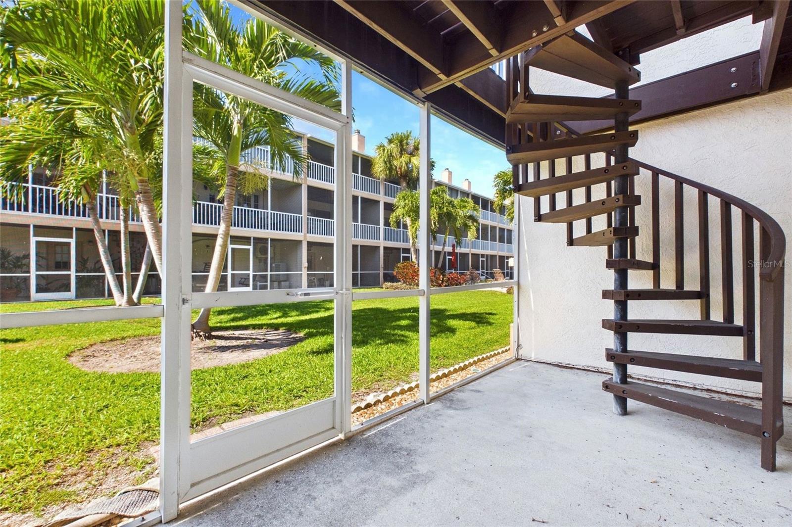 Image 22 of 28 For 637 Pinellas Bayway S 301