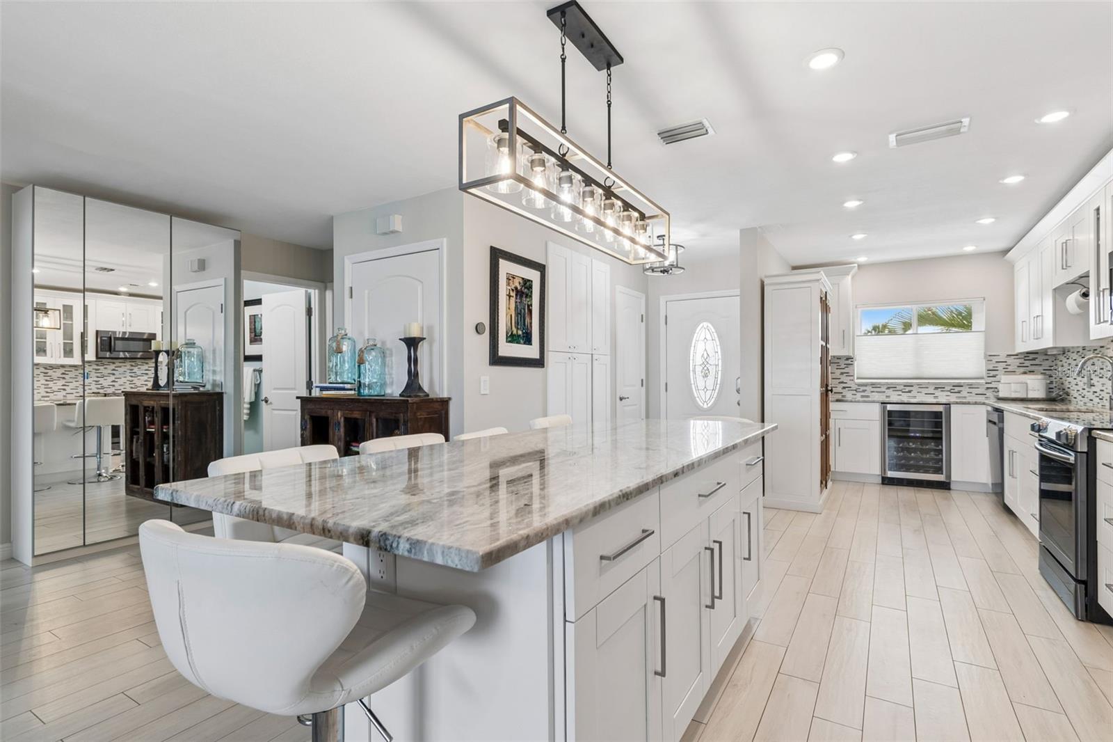 Image 10 of 56 For 770 Island Way N204