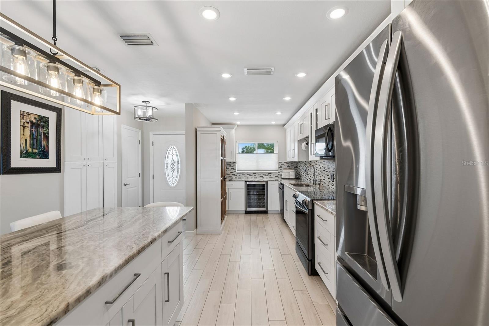 Image 11 of 56 For 770 Island Way N204