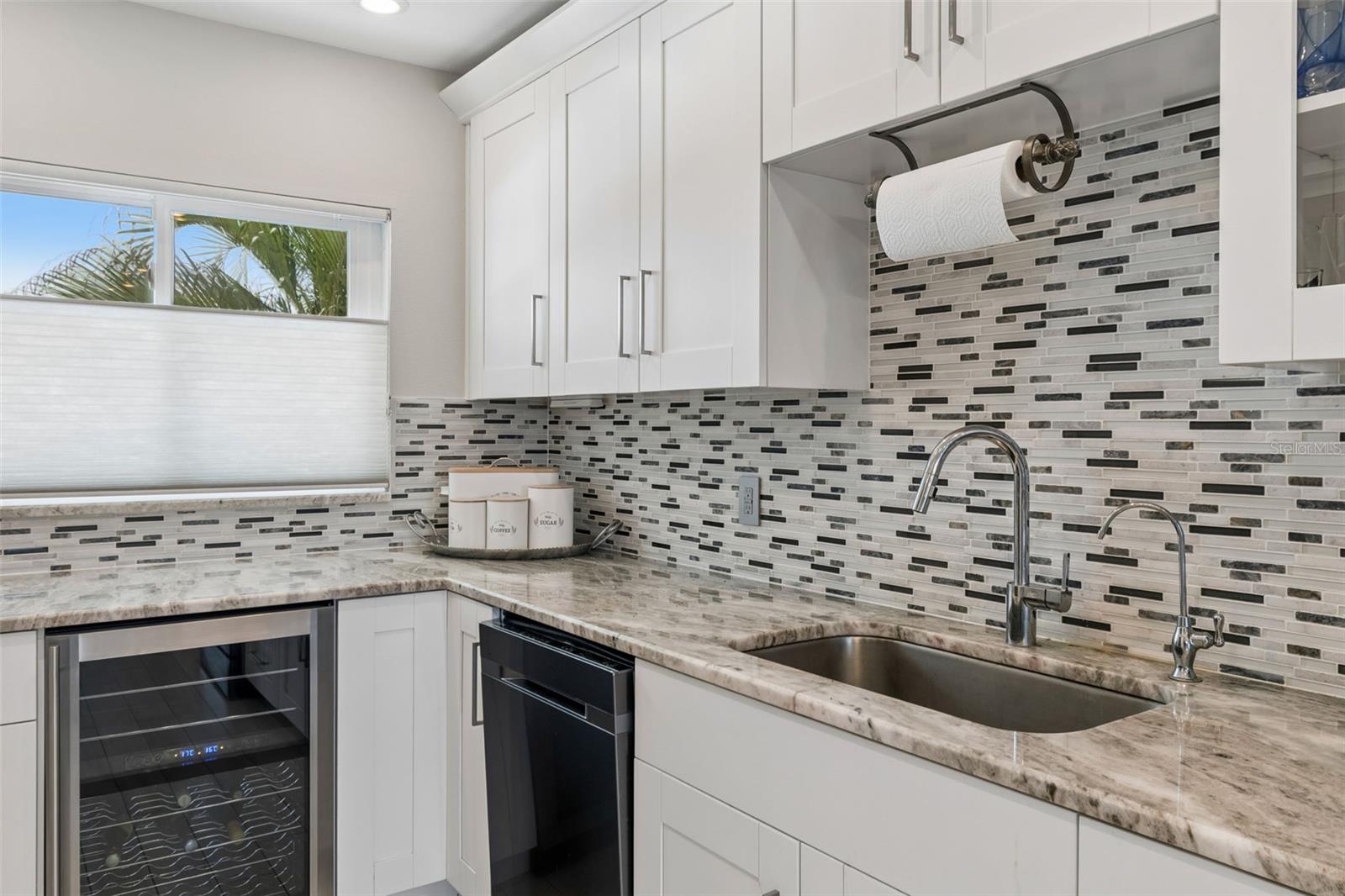 Image 14 of 56 For 770 Island Way N204