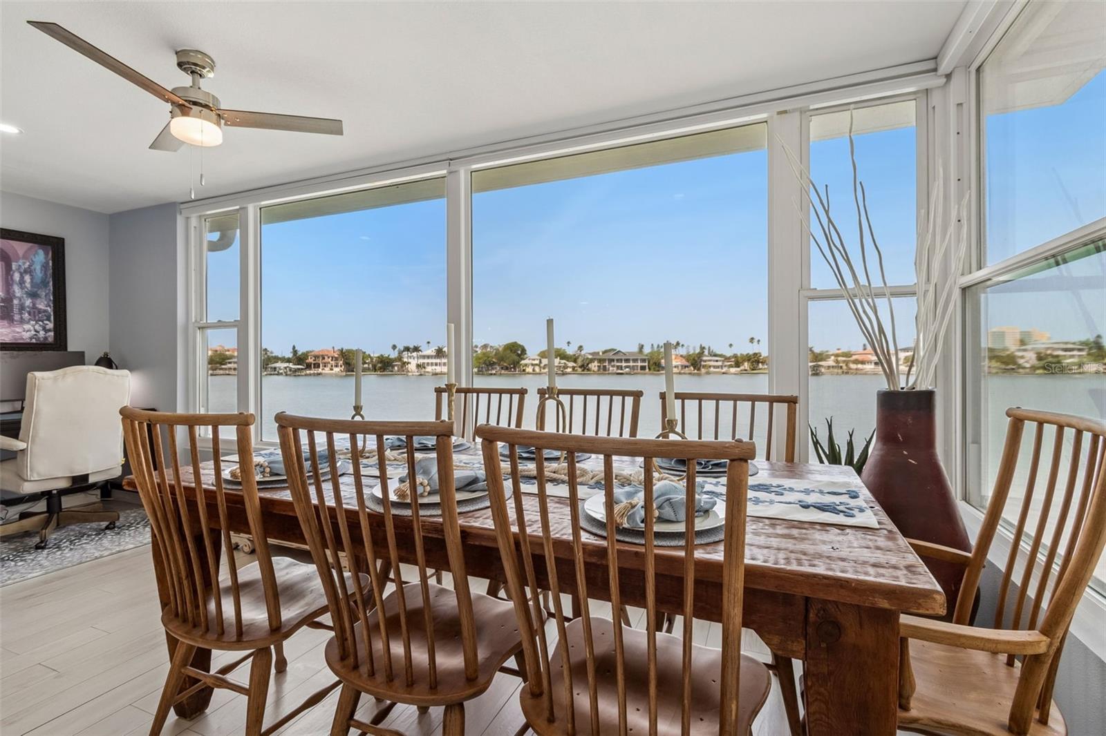 Image 24 of 56 For 770 Island Way N204