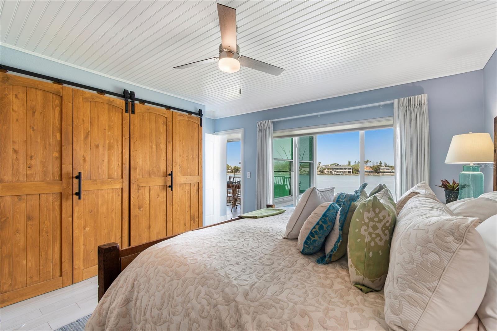 Image 33 of 56 For 770 Island Way N204