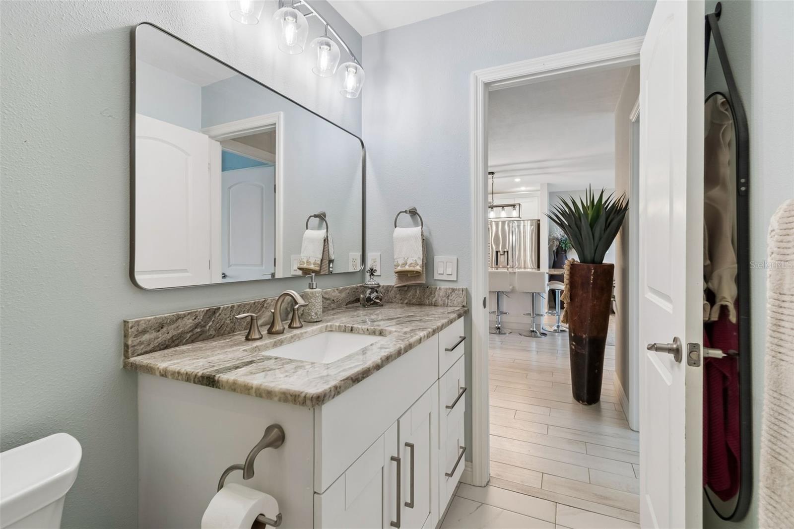 Image 37 of 56 For 770 Island Way N204