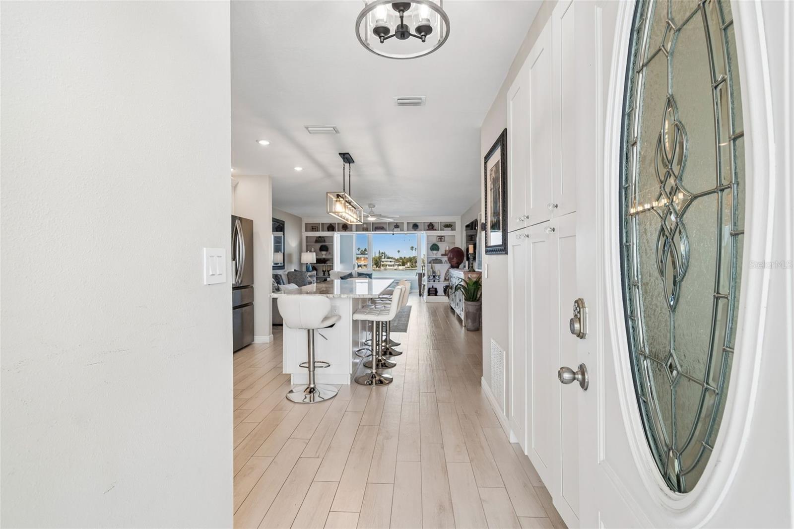 Image 6 of 56 For 770 Island Way N204