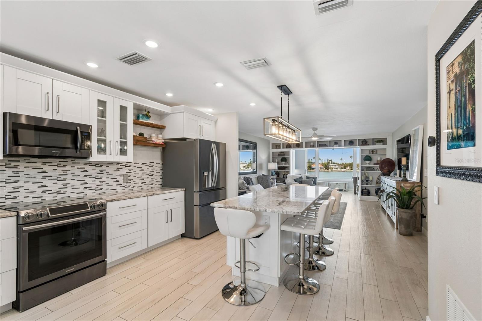 Image 7 of 56 For 770 Island Way N204