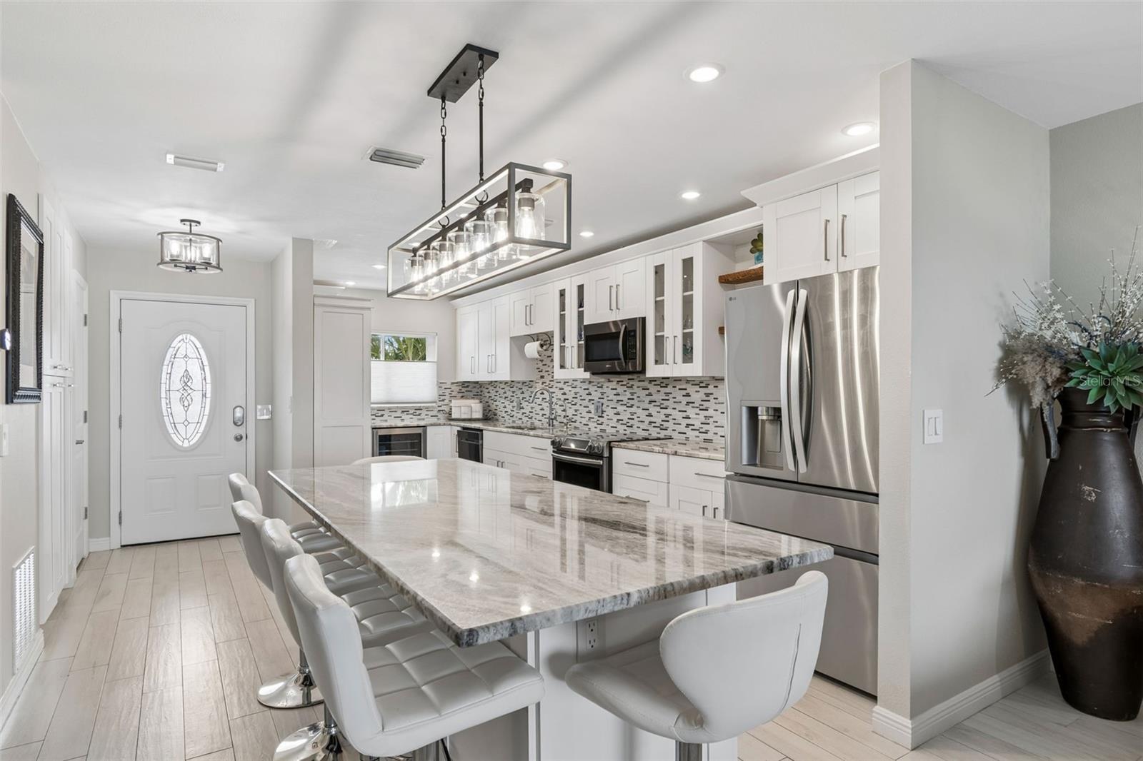 Image 8 of 56 For 770 Island Way N204