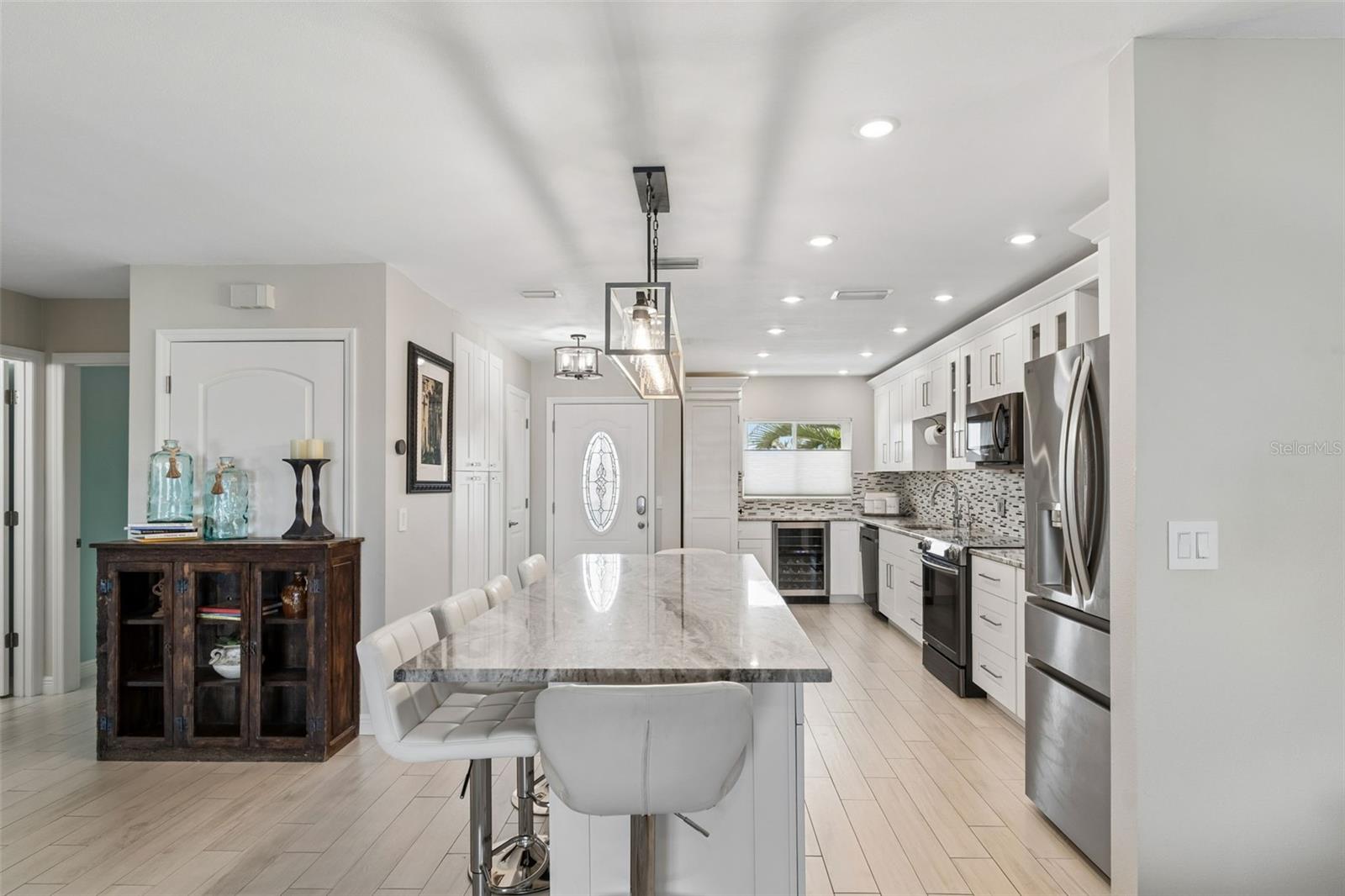 Image 9 of 56 For 770 Island Way N204