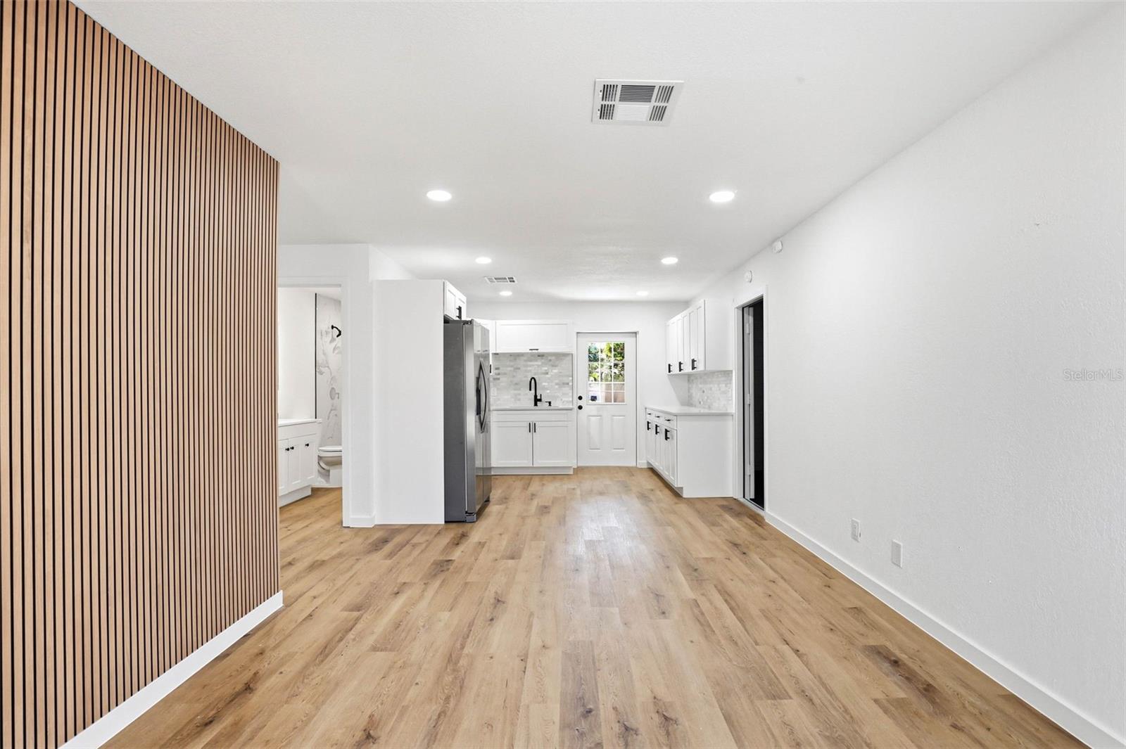 Image 15 of 53 For 6312 Lansdale Circle