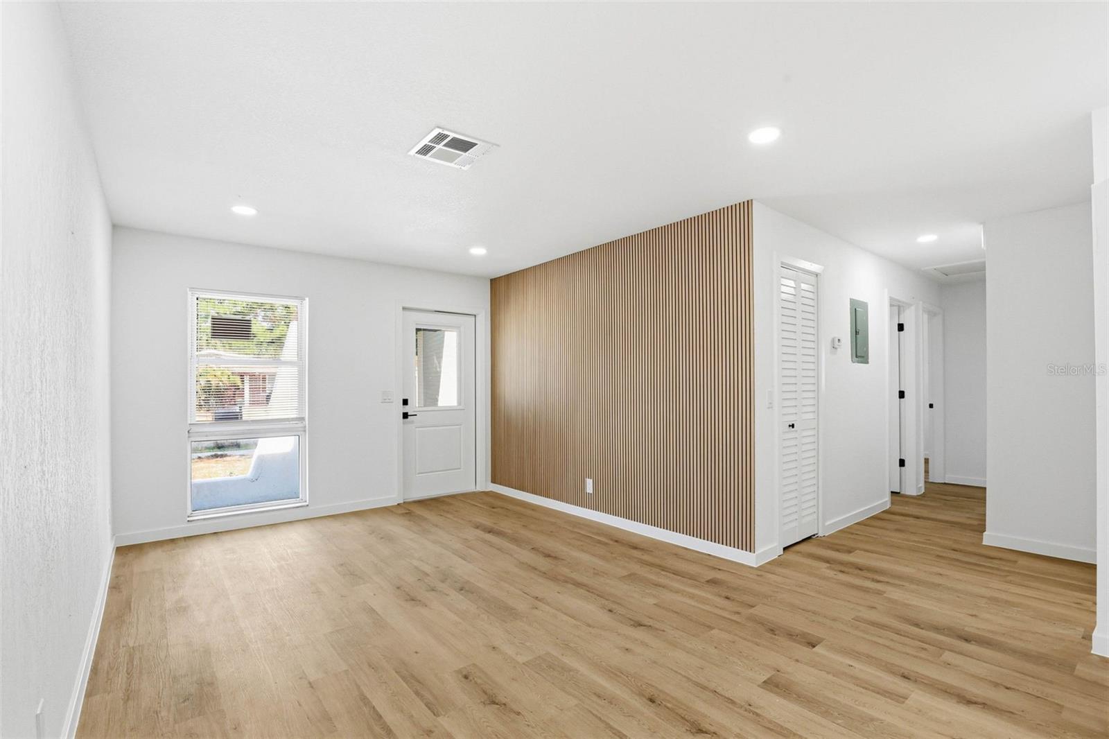 Image 16 of 53 For 6312 Lansdale Circle