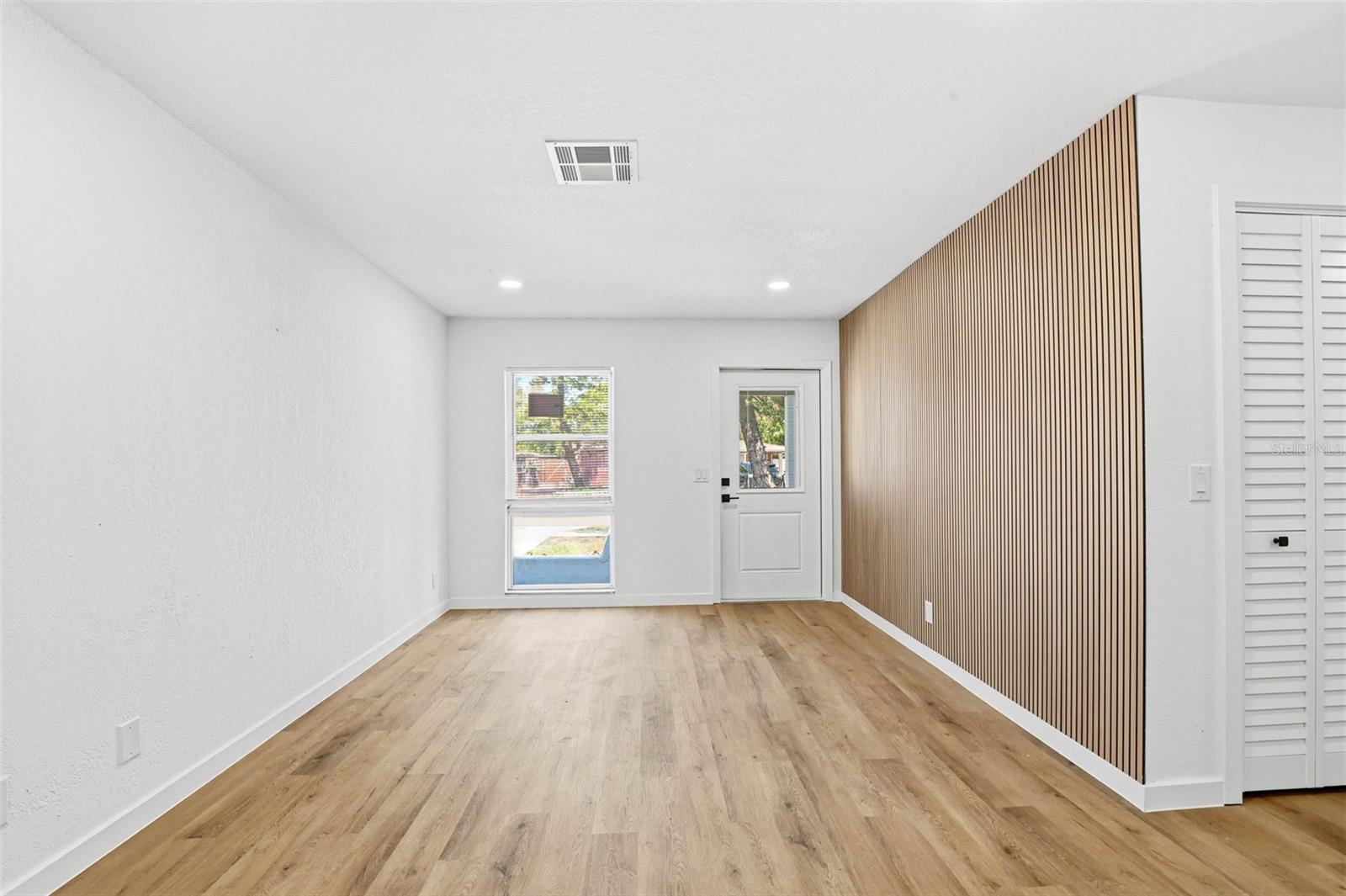 Image 17 of 53 For 6312 Lansdale Circle