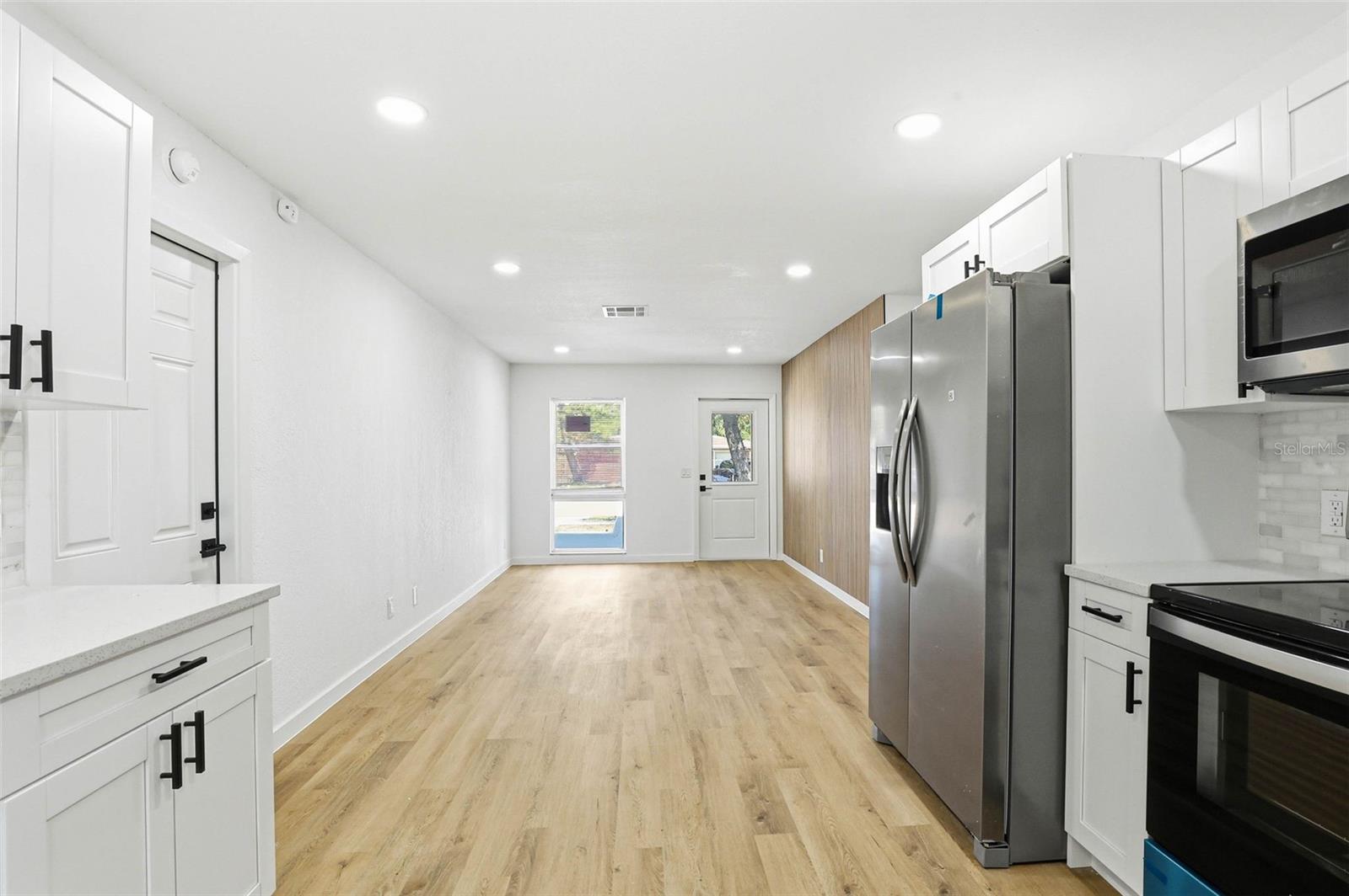 Image 21 of 53 For 6312 Lansdale Circle