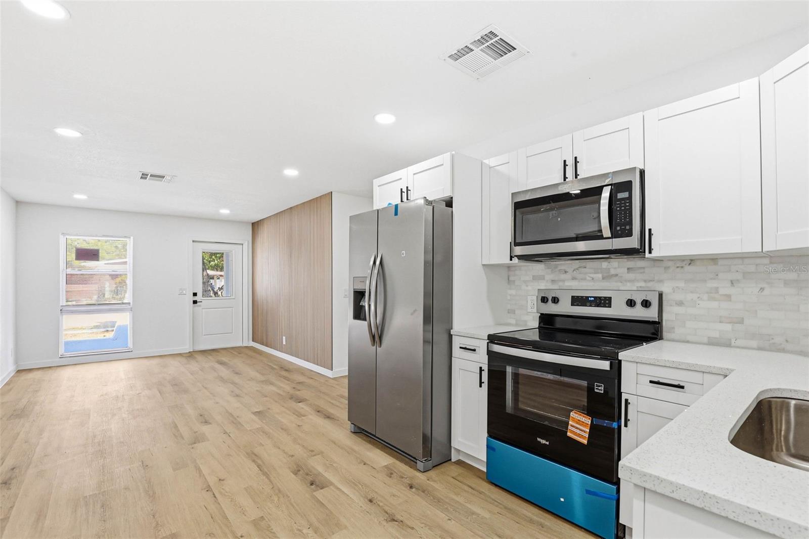 Image 22 of 53 For 6312 Lansdale Circle