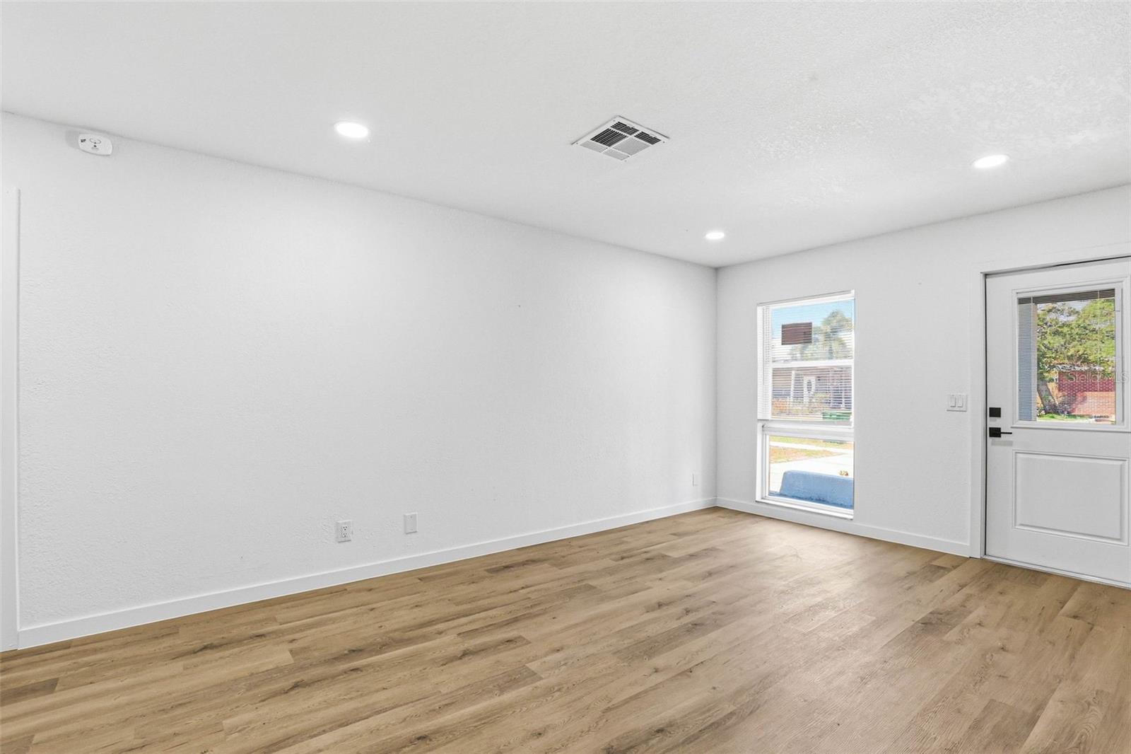 Image 25 of 53 For 6312 Lansdale Circle