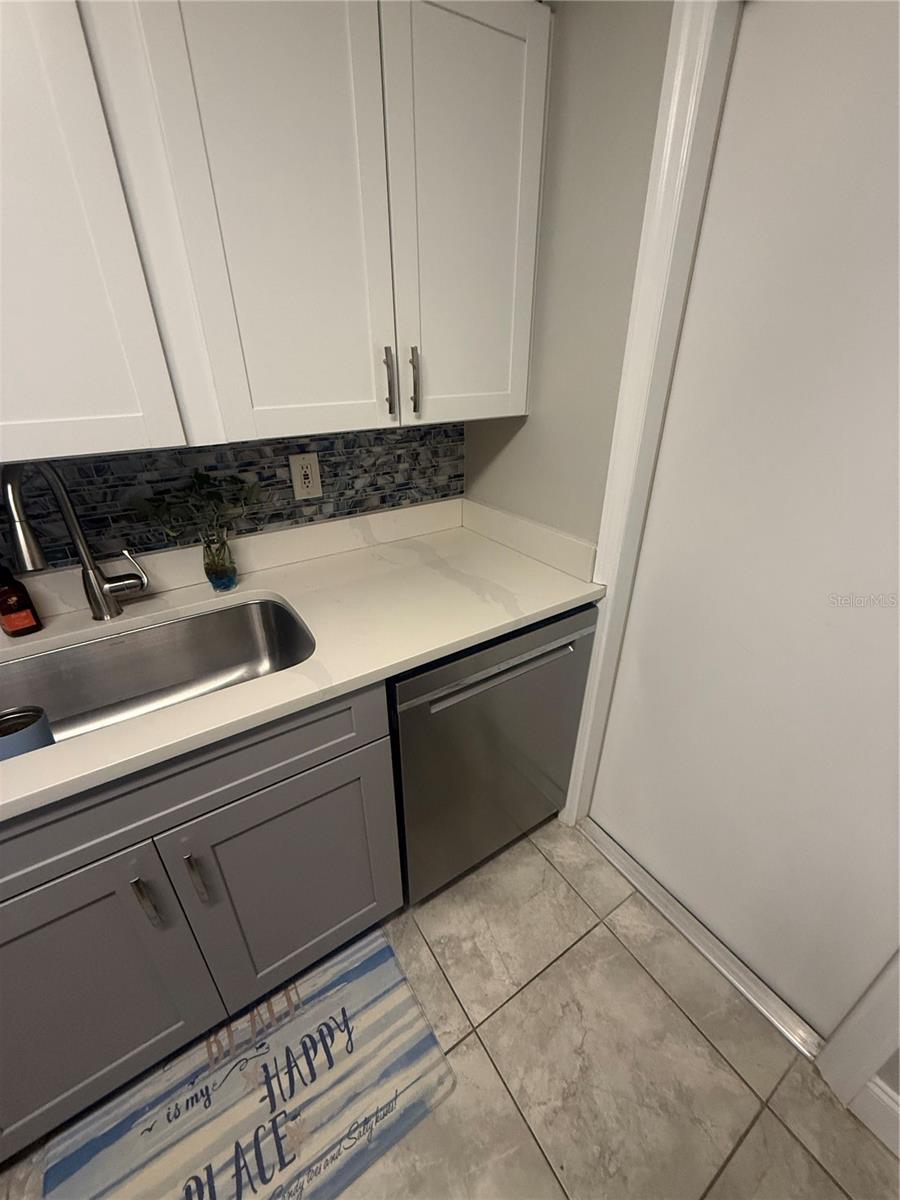 Image 18 of 35 For 12760 Indian Rocks Road 1024