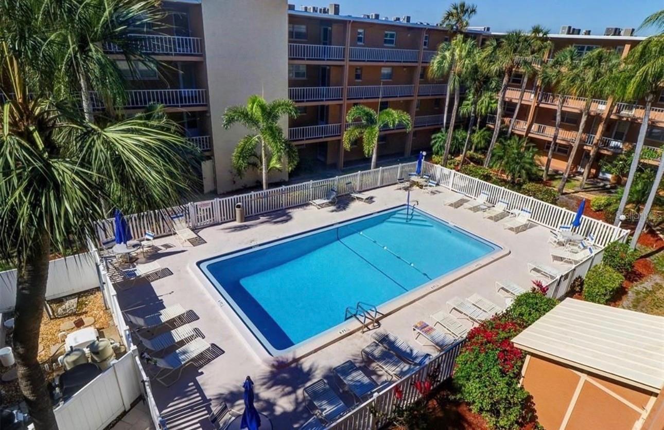 Image 6 of 35 For 12760 Indian Rocks Road 1024