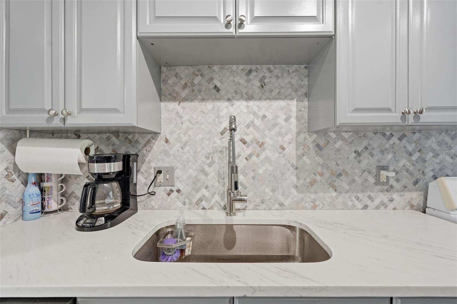 Image 11 of 38 For 501 Bay Drive 202