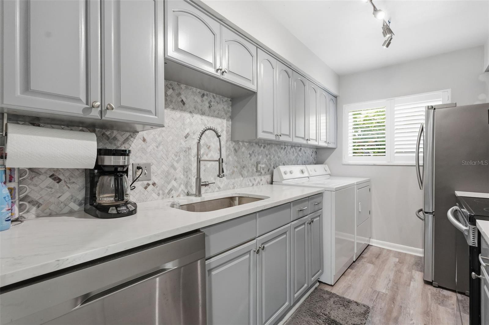 Image 13 of 38 For 501 Bay Drive 202