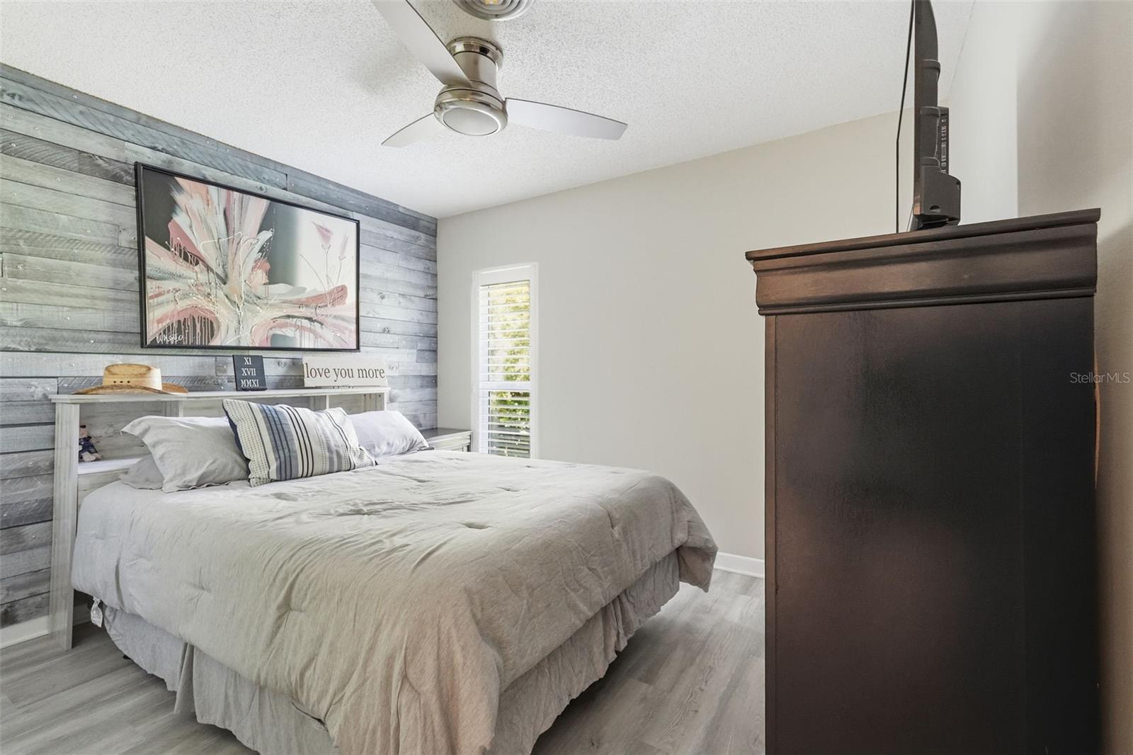 Image 16 of 38 For 501 Bay Drive 202