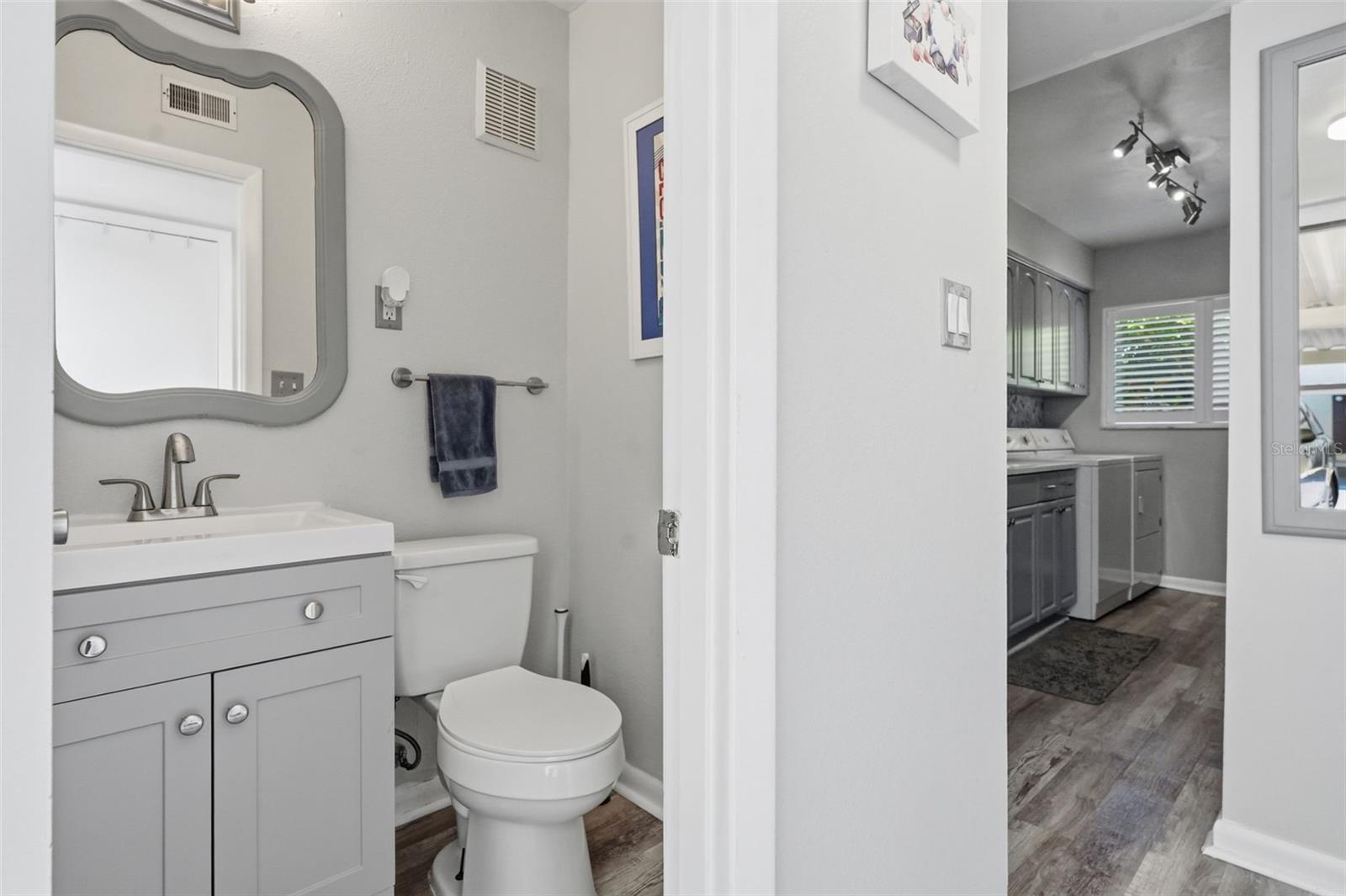 Image 18 of 38 For 501 Bay Drive 202